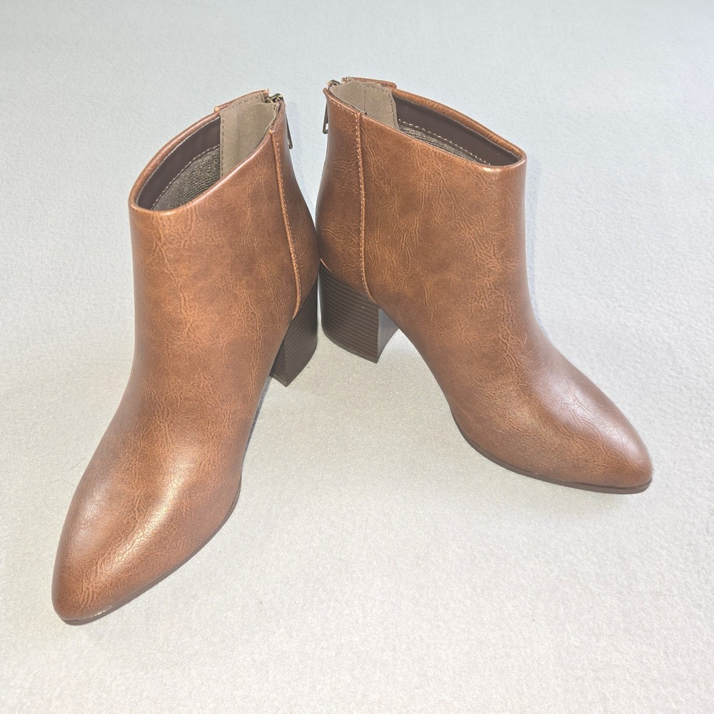 Heart in D Ankle Boots Women 7.5 Brown Faux Leather Pointed Toe Block Heel Zip